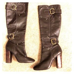 Adorable zip up boots with buckle detail